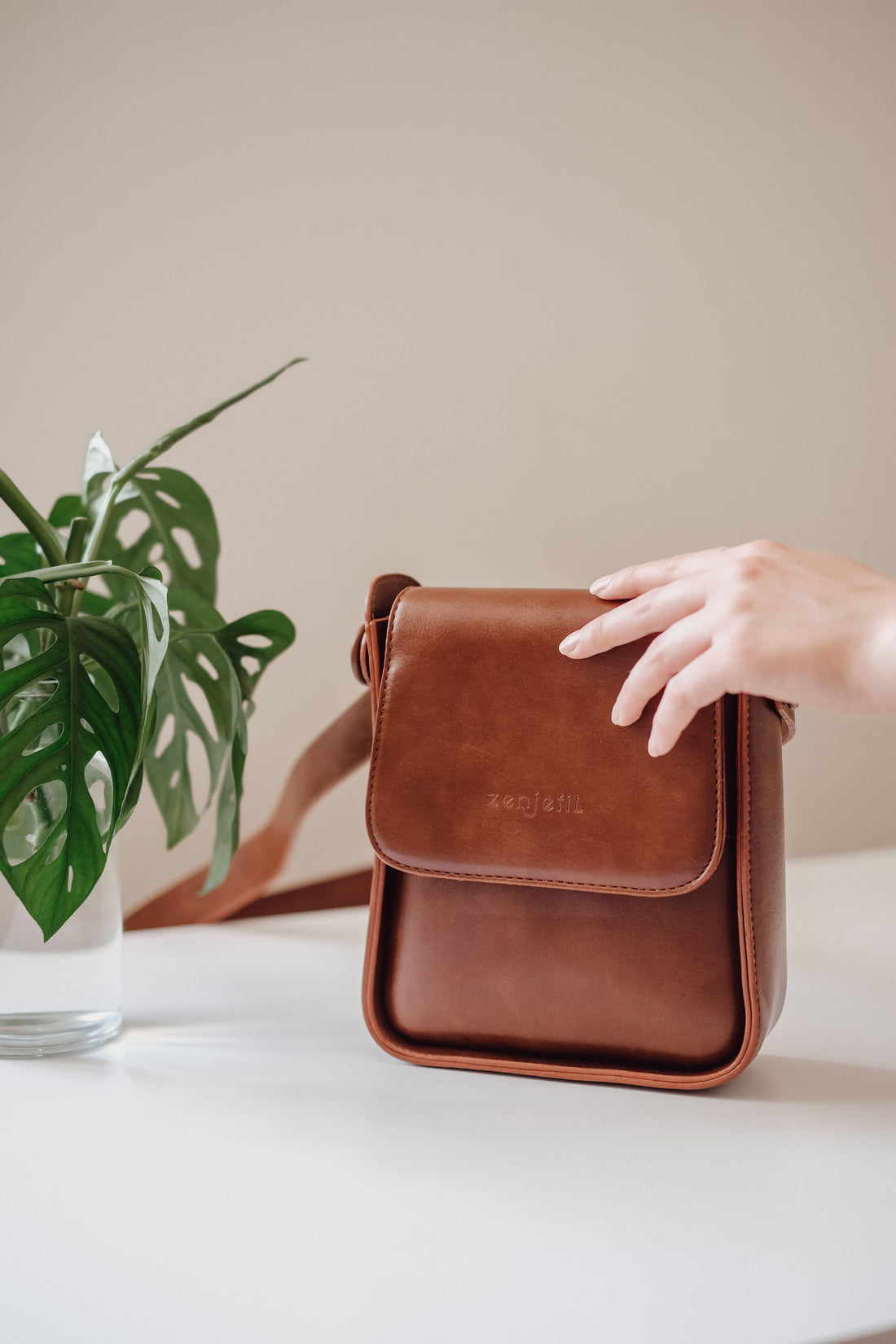 How to Pack a Sling Bag: Organization and Carry Tips for 2026