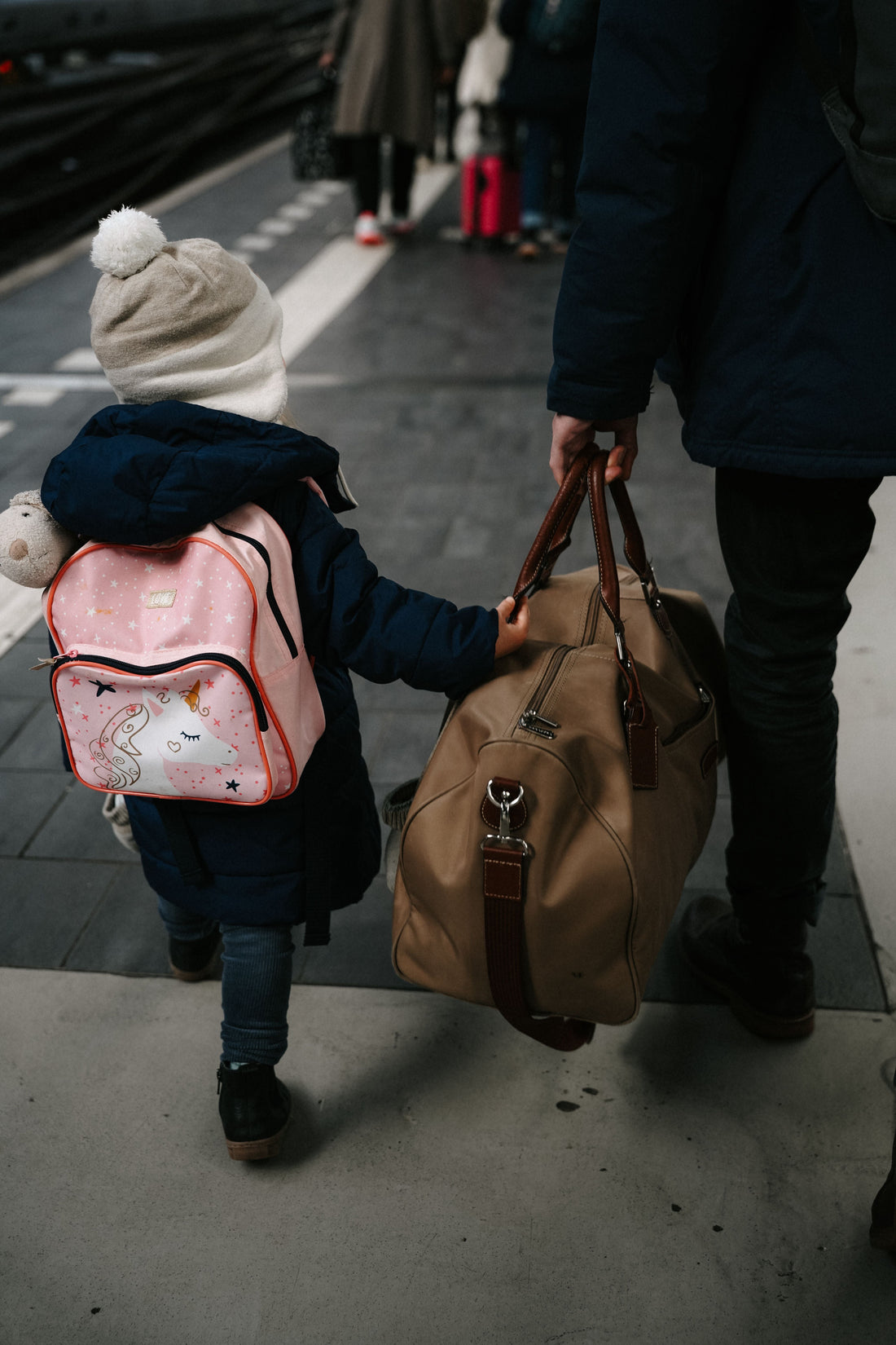 Travel Duffle Bag Materials Compared: Canvas vs Leather vs Nylon in 2026