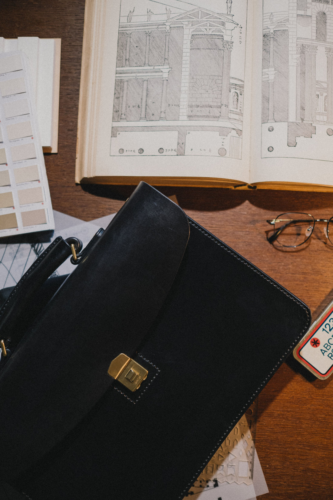 Vintage Leather Briefcases: The Ultimate Style Guide for Modern Professionals in 2026