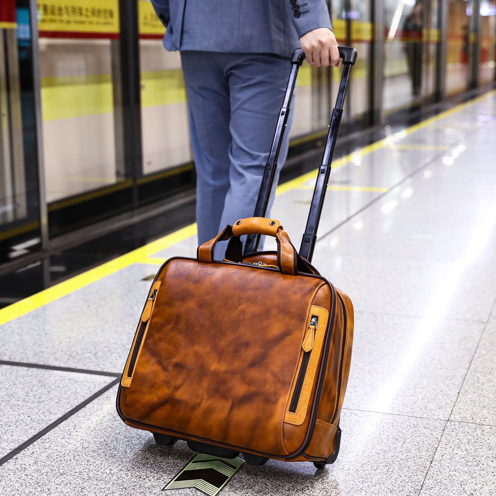 Leather Duffle Bag with Wheels Vintage Full Grain