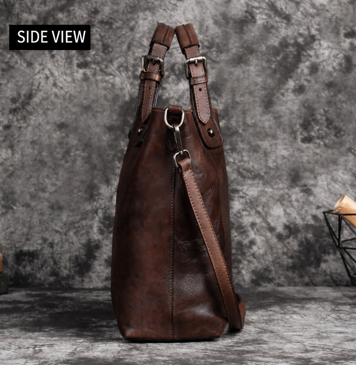 Woosir vintage full-grain leather shoulder bag side view