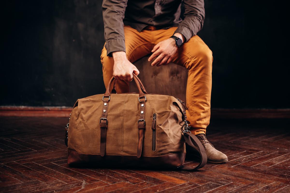 Readywares Waxed Canvas Duffel Bag for Gym, Travel, Cloth Bag for Men and  Women (20, Tan)