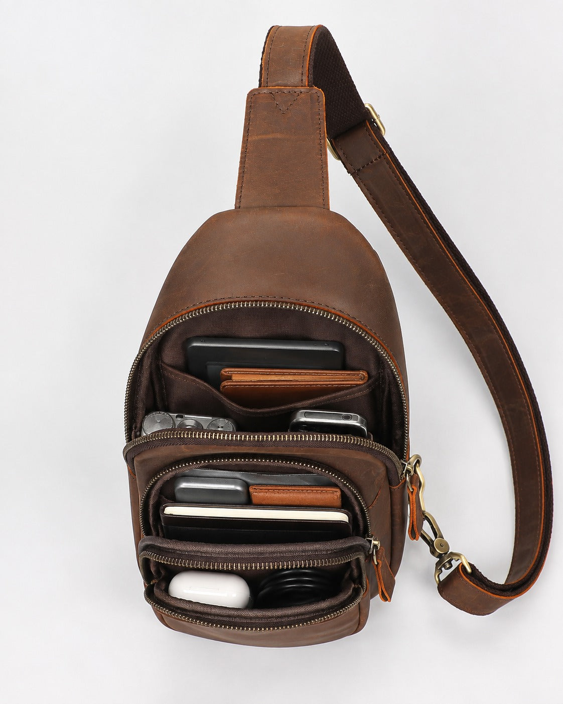 Woosir Vintage Crazy Horse Leather Chest Bag interior structure