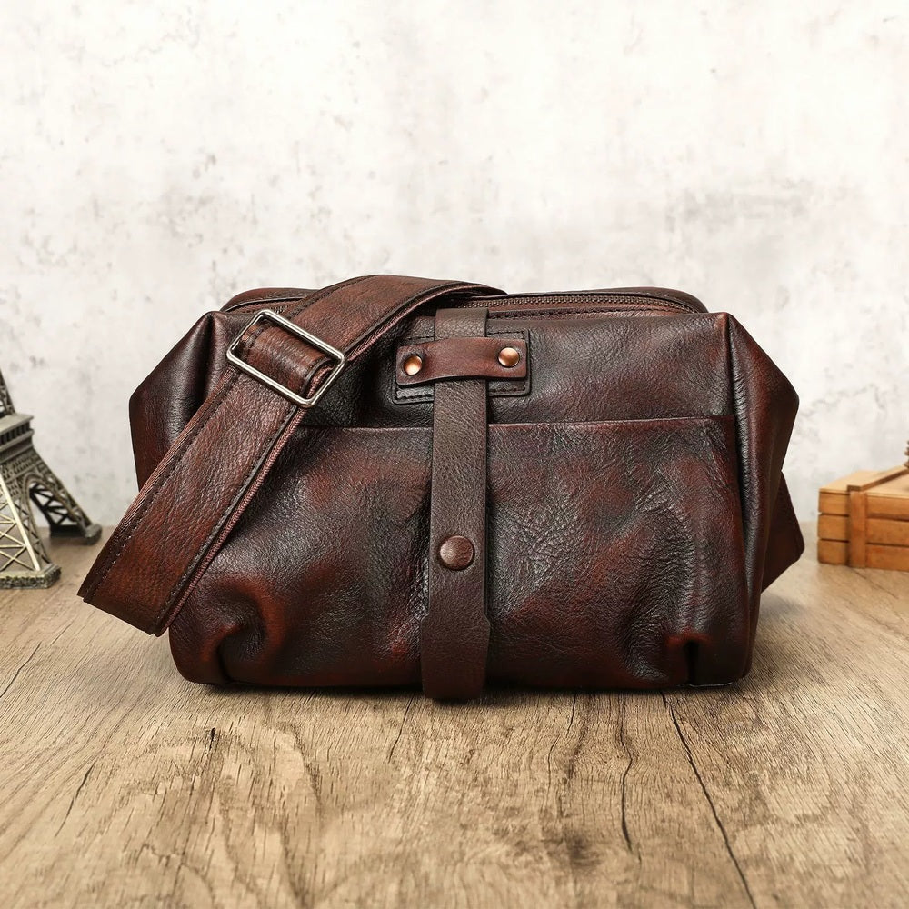 Woosir Vintage Full-Grain Leather Shoulder Bag leather shoulder bag 02 scene