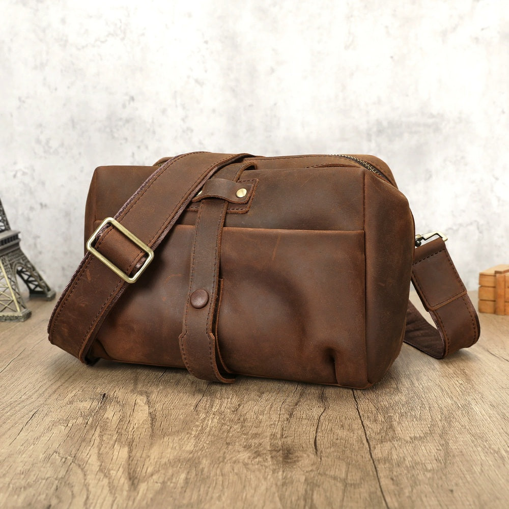 Woosir Vintage Full-Grain Leather Shoulder Bag leather shoulder bag 03 brown scene