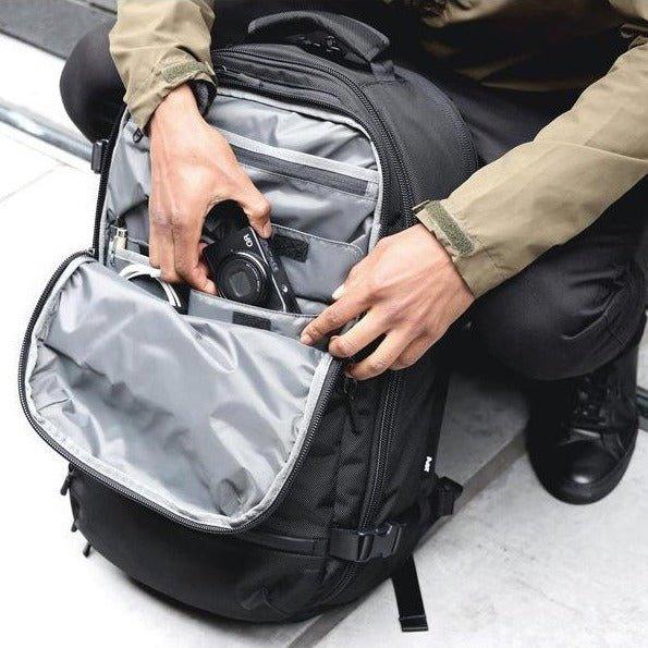 big laptop backpack cheap Large Men Laptop Backpack with USB Port Anti Theft, Black / Small